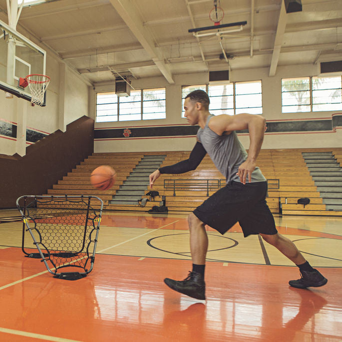SKLZ SOLO ASSIST - BASKETBALL PASSER / REBOUNDER